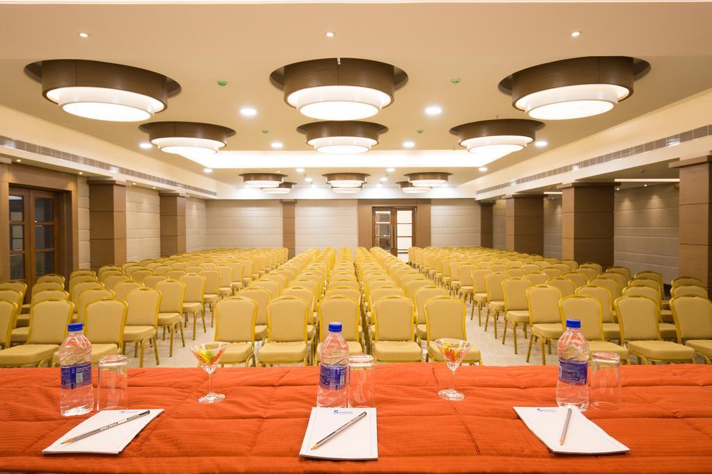 Kiscol Grands Hotel Coimbatore Exteriör bild