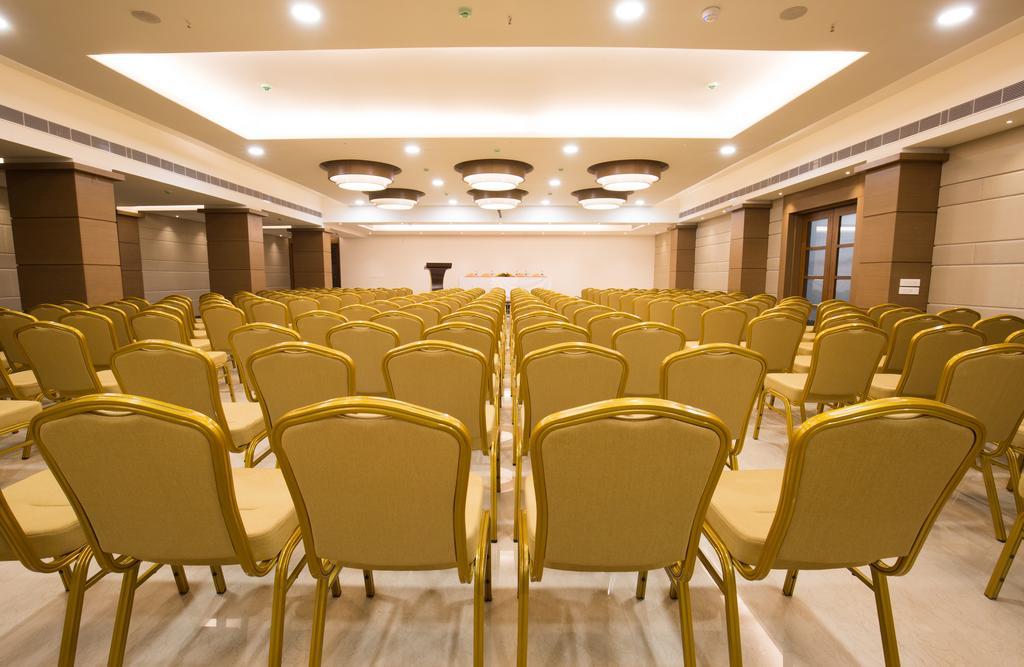 Kiscol Grands Hotel Coimbatore Exteriör bild